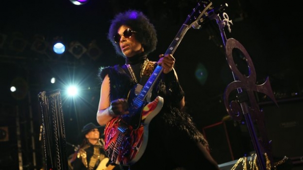 URGENT – Prince est mort   Il avait 57 ans