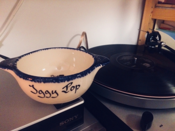 Petit avec de grandes oreilles rock’n’roll