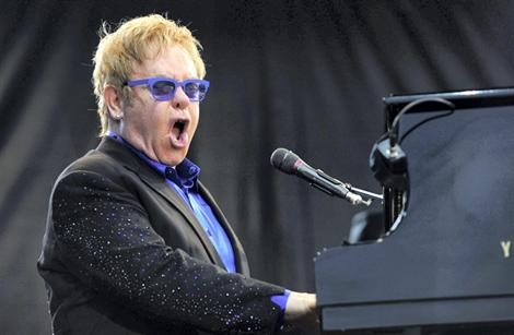 Vieilles Charrues 2013 : Elton John remplacé par Patrick Bruel