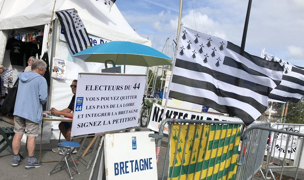 Loire Atlantique : 100 000 signatures… pour rien ? 
