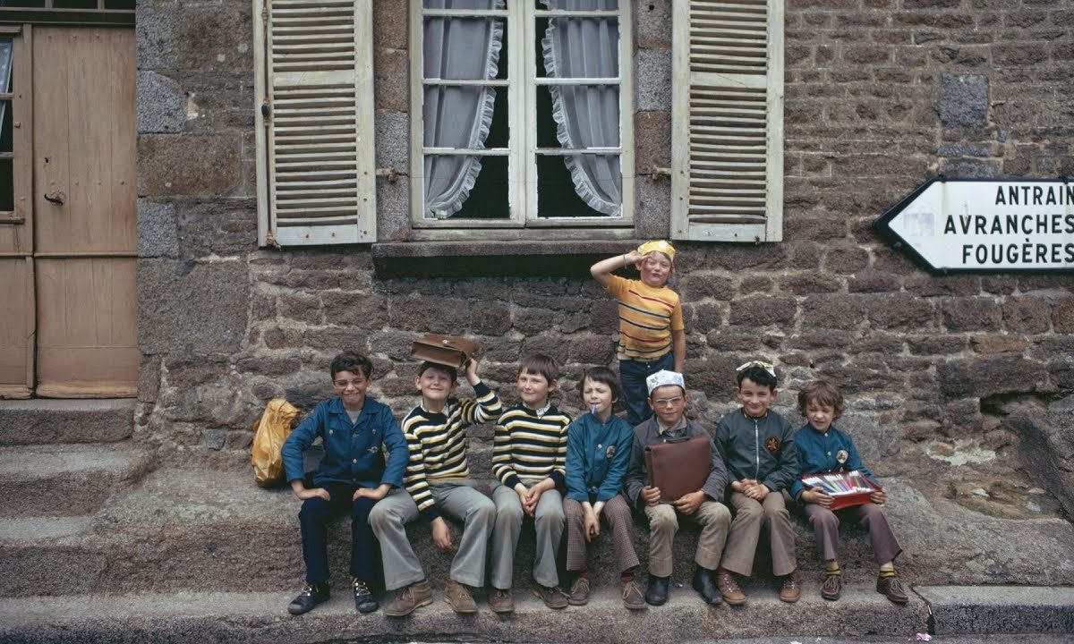 Madeleine de Sinety : Un village, aux Champs-Libres à Rennes
